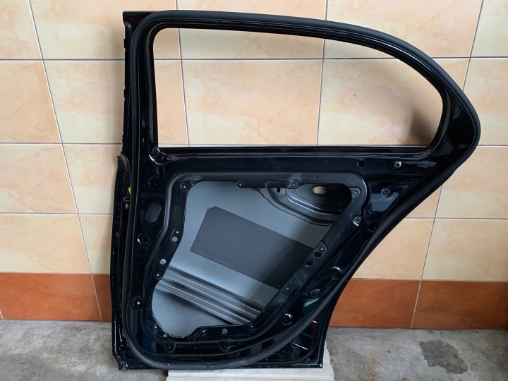 MERCEDES A CLASSE W177 AMG HAYON PORTES DROIT ARRIÈRE A1777321000 COULEUR 197