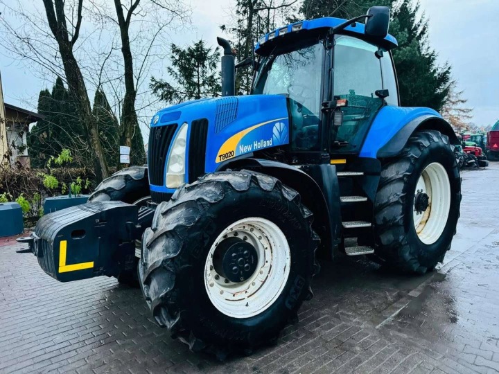 NOUVEAU HOLLAND T8020 NOUVEAU HOLLAND T8020, 2008R, 280 KM, 8.3L CUMMINS