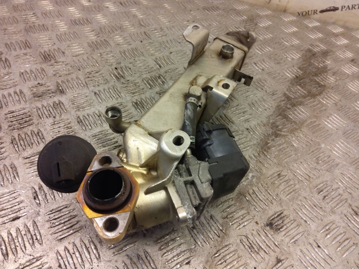 2011 BMW 3 E90 E91 RADIATEUR GAZ D'ÉCHAPPEMENT EGR 781075106