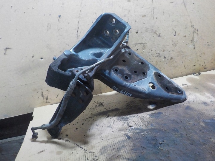 FIXATION CABINES GAUCHE AVANT RENAULT PREMIUM DXI 11