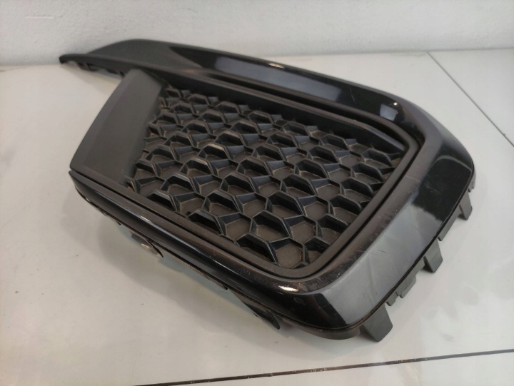 AUDI A1 II 2 82A S-LINE GRILLE PARE-CHOCS DROIT AVANT 82A807682E