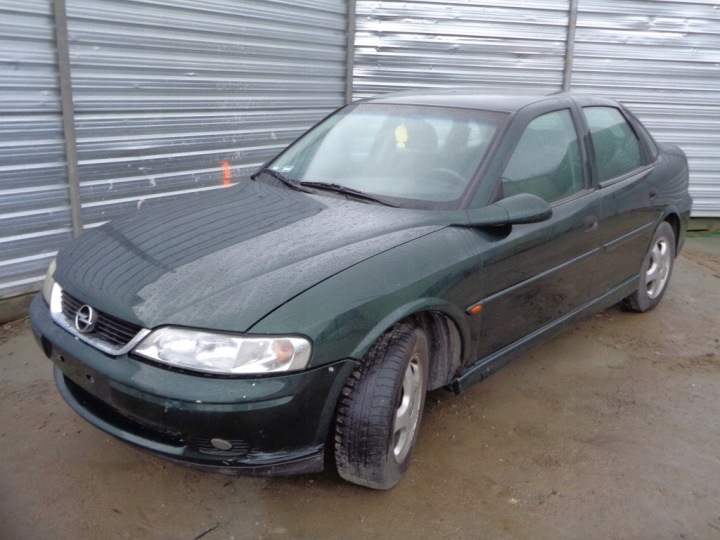 GOULOTTE DE REMPLISSAGE DE CARBURANT OPEL VECTRA B RESTYLAGE 2.0DTI BERLINE 99-02