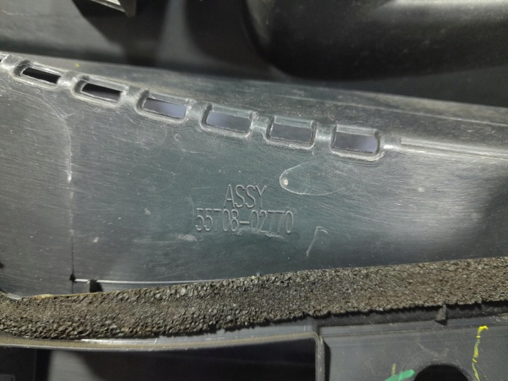 TOYOTA COROLLA XII E21 LIFT 22- BERLINE DOUBLURE DE PASSAGE DE ROUE PLASTIQUE 55781-02630