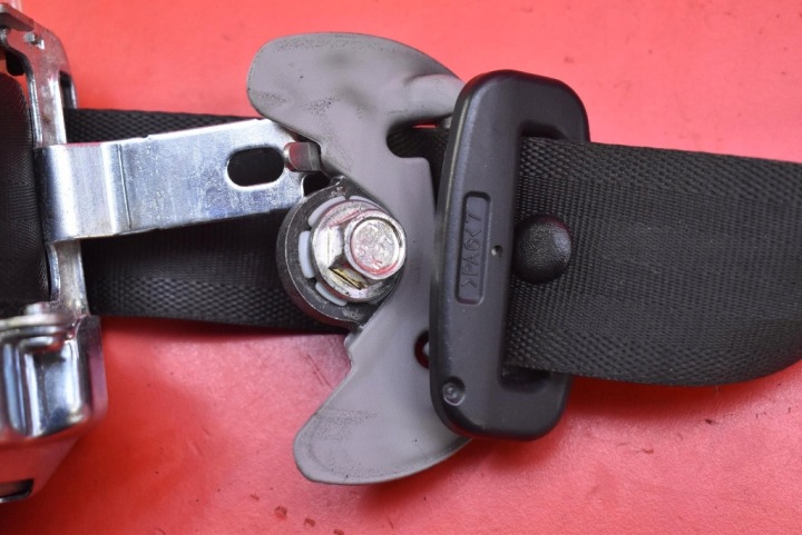 CEINTURE DE SÉCURITÉ DROIT AVANT TENDEUR EUROPE 88820-3Z000 HYUNDAI I40 VF 11-15