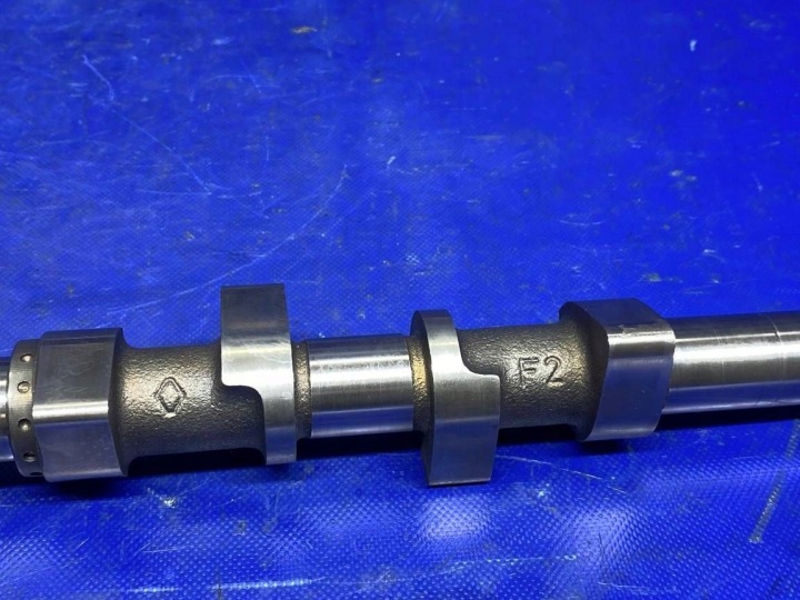 ARBRE À CAMES SUZUKI GRAND VITARA II 1.9 DDIS F9Q C268 555 POSIADA WZERKI