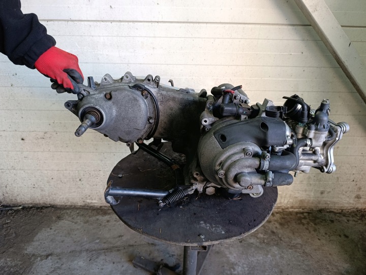 PIAGGIO X8 125 MOTEUR
