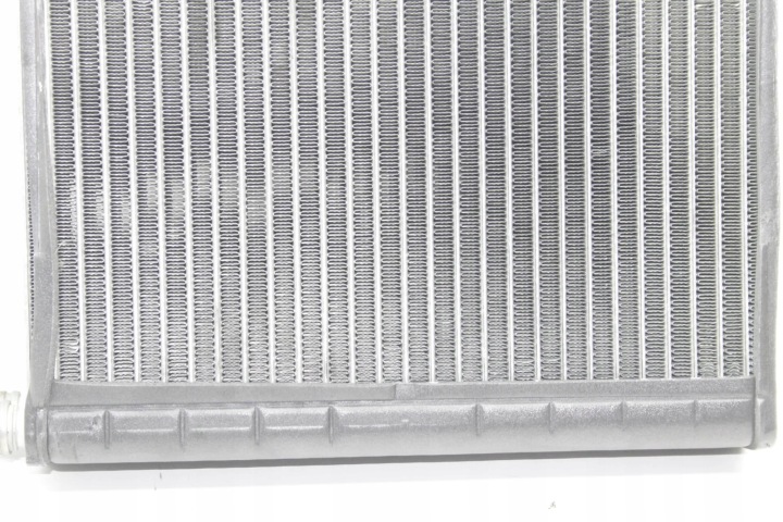 RADIATEUR CLIMATISATION SOUS PLANCHE LAND ROVER RANGE ROVER III (L322)