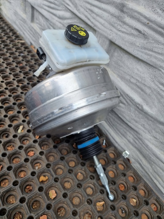 PORSCHE MACAN SERVO POMPE DE FREIN 95B612103AE