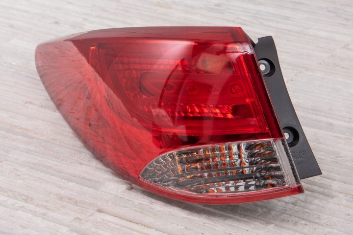 HYUNDAI IX35 LM 2010-2013 CARROSSERIE PHARE ARRIÈRE GAUCHE 924012S020