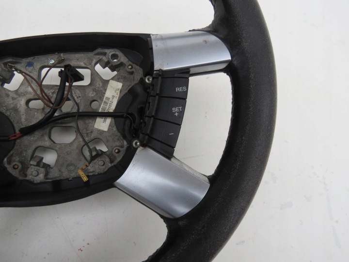 VOLANT MULTIFONCTION FORD TRANSIT 2.2 TDCI 305522299D52AB