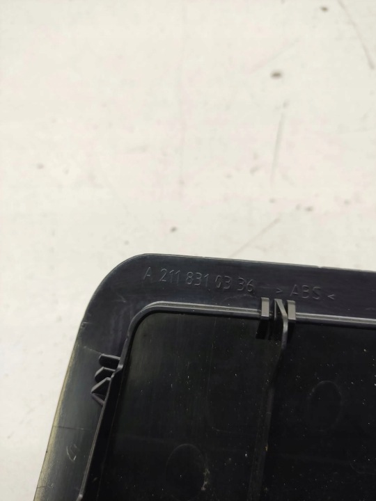 MERCEDES-BENZ CLS C219 2007 GRILLE VENTILATION A2118310336