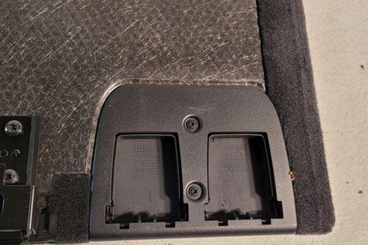 REVÊTEMENT COUVERCLES DE COFFRE BMW 5 (F10) 7228704 2.0L DIESEL 135KW 2011