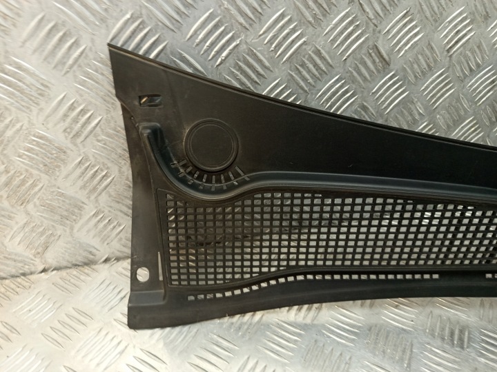 RENAULT CLIO V DOUBLURE DE PASSAGE DE ROUE SUPÉRIEUR 668114189R