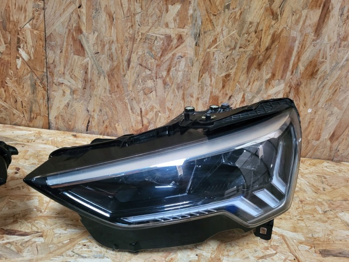 PHARE AUDI RSQ3 MATRIX 83A941036C