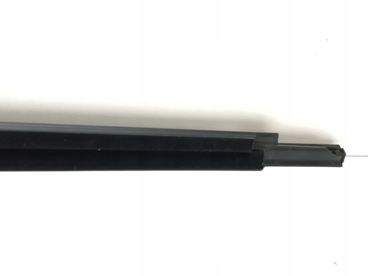 MOULURE RACLOIR DROIT AVANT NOIRE BMW X1 U11 9451533