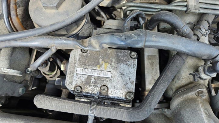 AUDI A6 C5 2.5 TDI 01R POMPE INJECTION 0281010837
