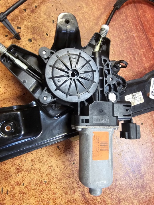 MÉCANISME ÉLÉVATEUR VITRE DROIT AVANT FORD FOCUS MK3 EUROPE 924128104