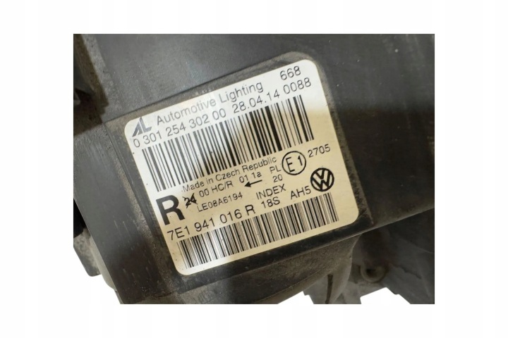 PHARE DROITE AVANT VW 7E1941016R 2.0L DIESEL 2014