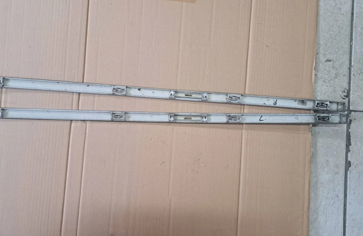FIAT STILO HAYON MOULURE TOITS GAUCHE