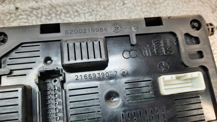 MODULE FUSIBLE RENAULT MODUS 07R 1.5DCI 8200219986