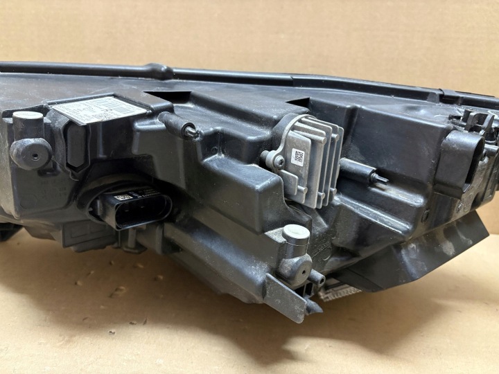 PHARE DROITE AVANT SKODA OCTAVIA IV 4 5E4 COMPLET LED 5E4941016A
