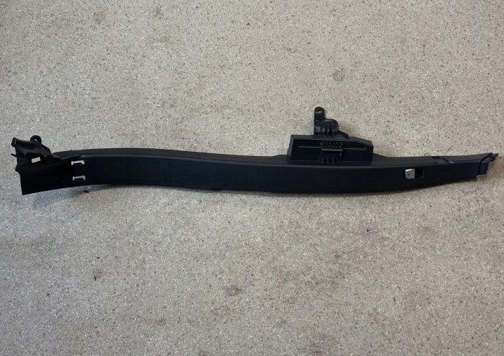 PROTECTION ARRIÈRE TUNNELS GAUCHE CÔTÉ MERCEDES-BENZ E W213 A2136905500