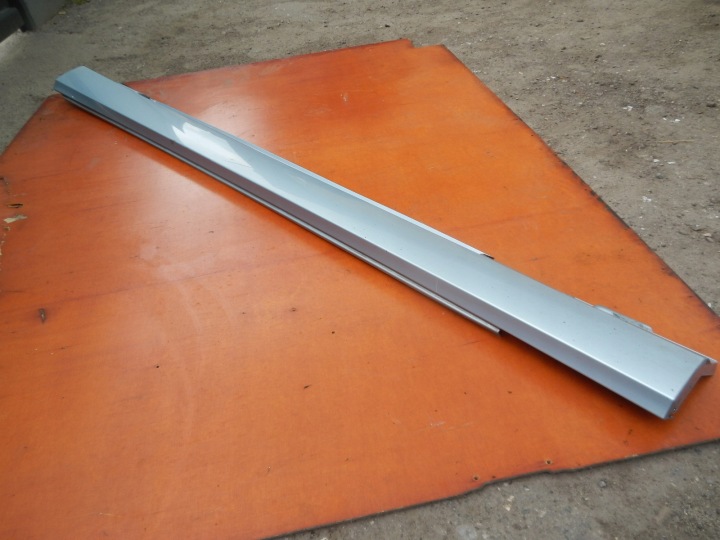 MOULURE SEUIL REVÊTEMENT GAUCHE MERCEDES W212 988
