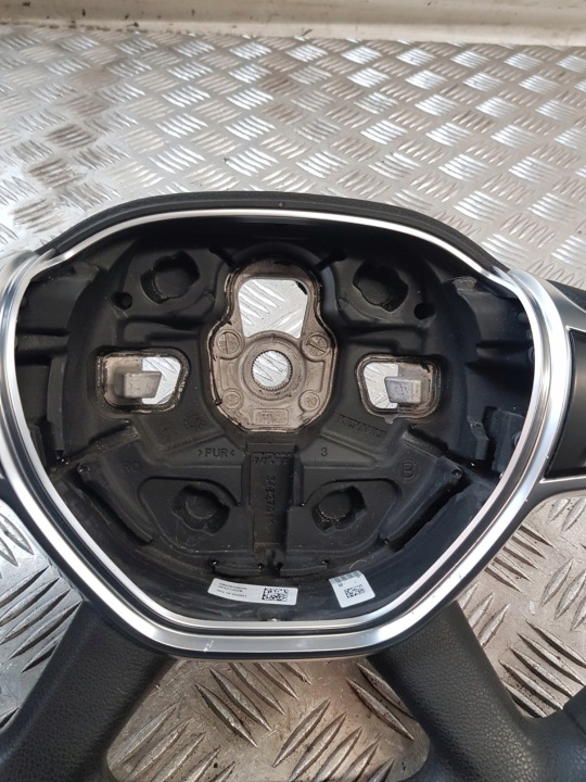 VOLANT 484001085R DACIA DOKKER 18R-