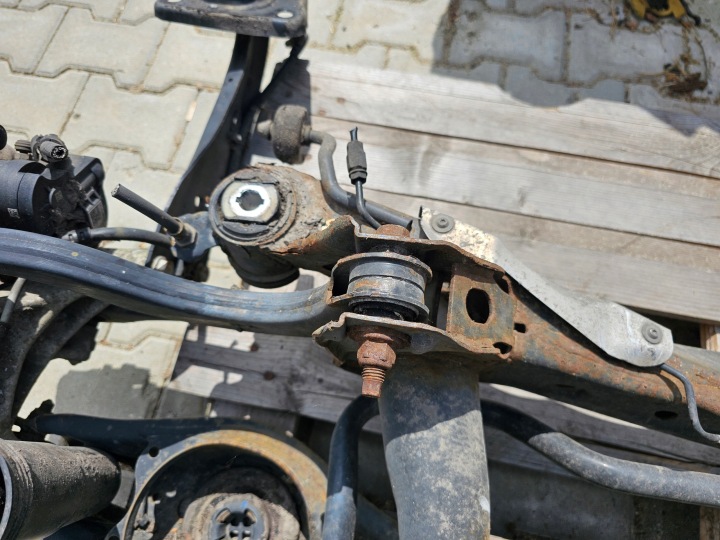 VW PASSAT B8 UNIVERSEL POUTRE SUSPENSION AXE ARRIÈRE ARRIÈRE COMPLÈTE