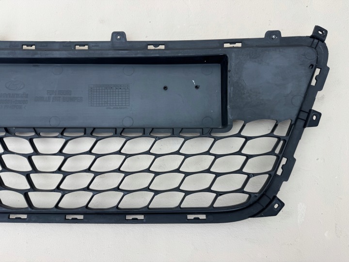 HYUNDAI I30 I 1 07-10R GRILLE CALANDRE PARE-CHOCS CENTRALE 86561-2R000