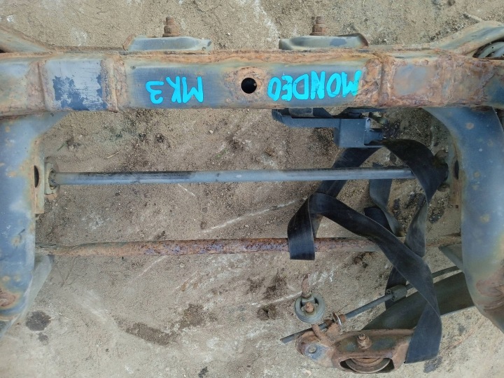 POUTRE ARRIÈRE ARRIÈRE AXE FORD MONDEO MK 3 III UNIVERSEL COMPLÈTE