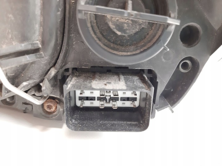 PHARE AVANT DROITE VOLVO V50 30698886RH