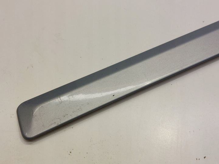 MOULURE PORTES AVANT DROITE CÔTÉ SKODA OCTAVIA MK2 (1Z) 1Z0853518