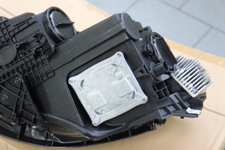 PREMIUM PROJECTEUR PHARE AVANT PRAWY+LEWY CHRYSLER PACYFICA 2016-2020R. USA