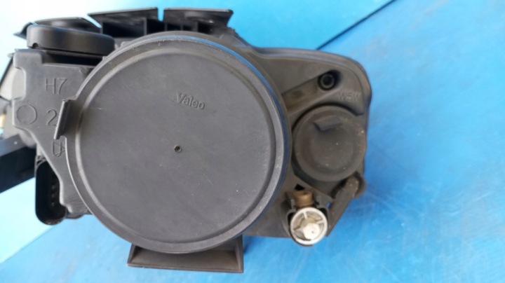 PHARE DROIT AVANT UK VW PASSAT B6 3C0941006T BONNES CONDITIONS LENTILLE