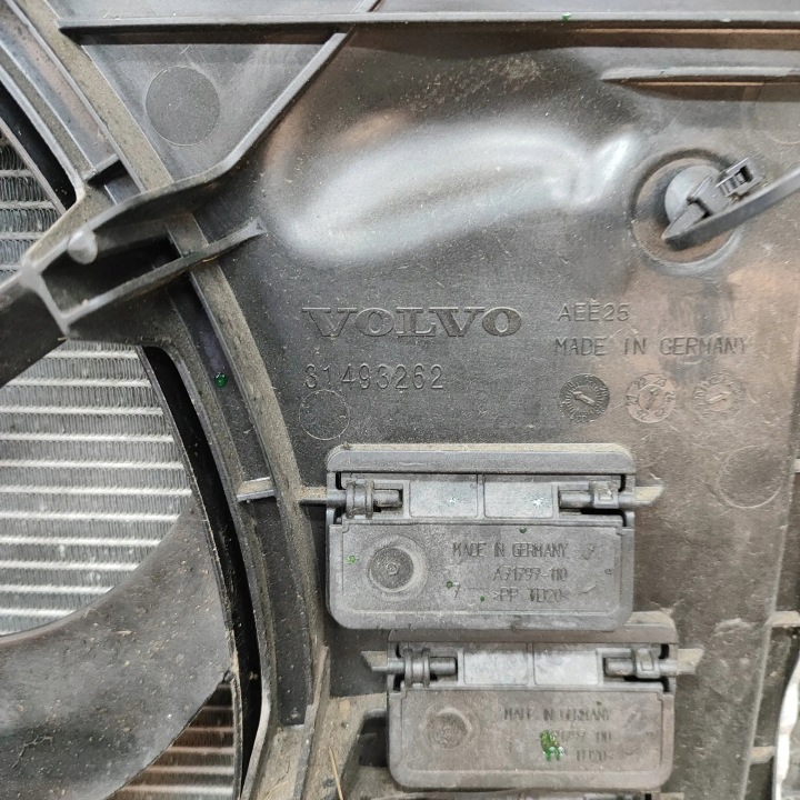 PIÈCES REFROIDISSEMENT VOLVO V60 II (225, 227) 31493262 33987966 2.0L 220KW 2022