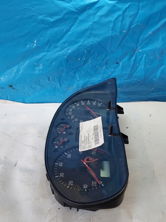 COMPTEUR COMPTEUR PASSAT B5 1.8 T 3B0919881F