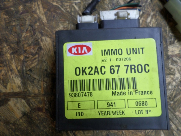 KIA CARNIVAL 98-01 2.9 TD CONTACTEUR D'ALLUMAGE IMMOBILISEUR 0K2AC677R0C