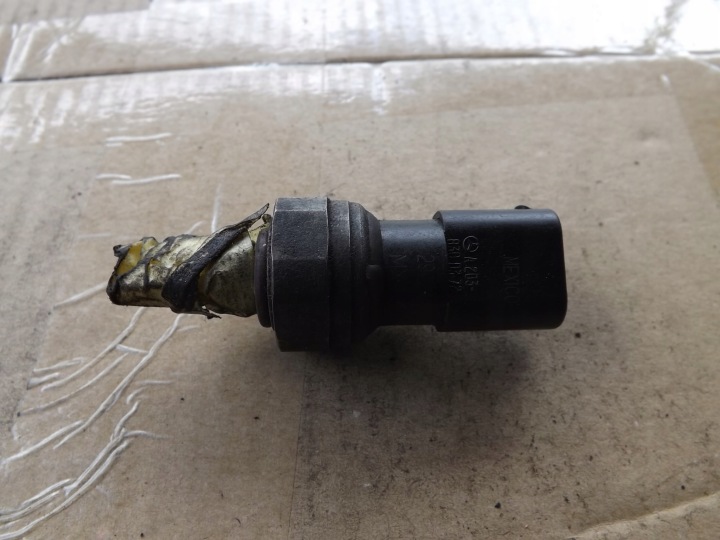 MERCEDES C W203 E W211 ML W163 CAPTEUR PRESSION CLIMATISATION A2038300372