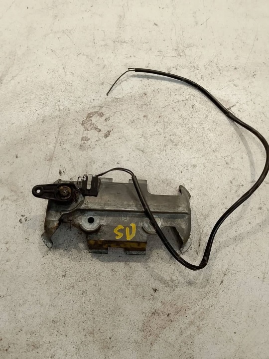 OREILLE VERS SUPPORTS COFFRE AVANT CÔTÉ DROITE OPEL VECTRA B 4913333