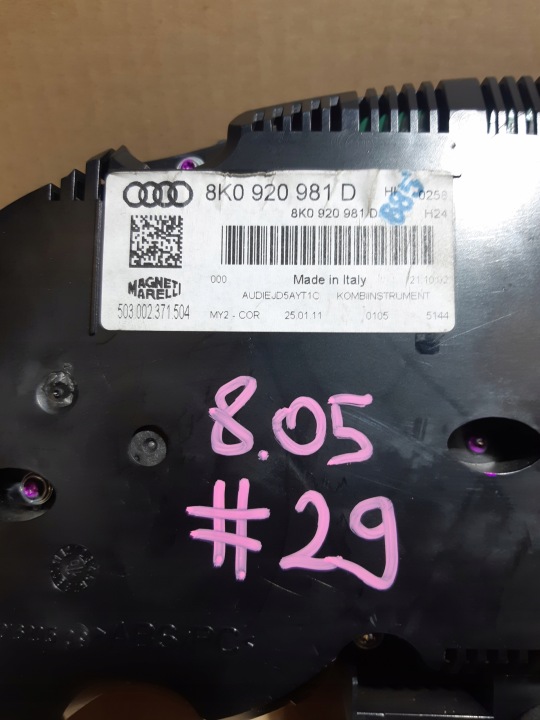 AUDI A4 B8 LIFT TDI COMPTEUR TABLEAU DE BORD UK 8K0920981D