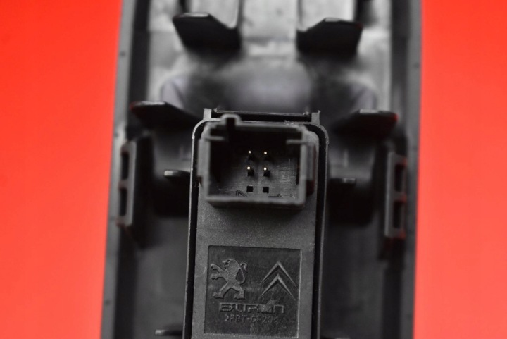 COMMUTATEUR ÉLÉVATEUR VITRES DROIT AVANT 96662297XT PEUGEOT 3008 1 I 10-13