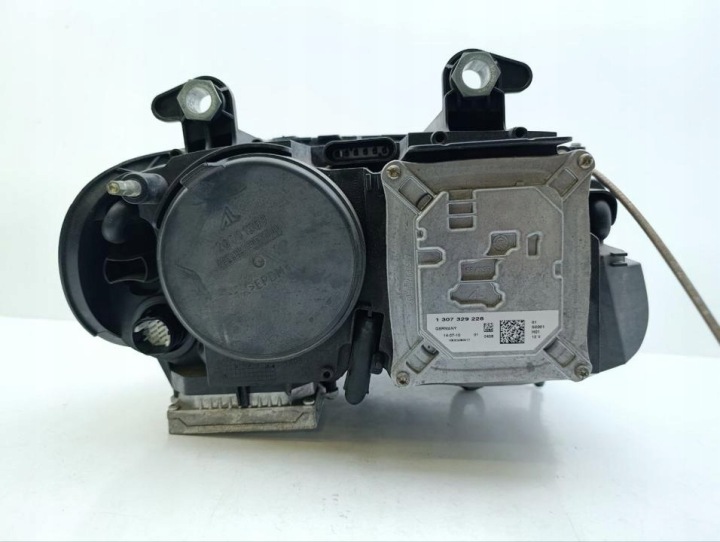 PHARE AVANT MASERATI QUATTROPORTE V 2011 AVEC GAUCHE USA 263402