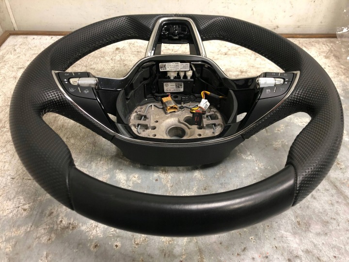 VOLANT CUIR MULTIFONCTION AVEC CHAUFFAGE SKODA OCTAVIA IV SUPERB VRS 5E3959542E