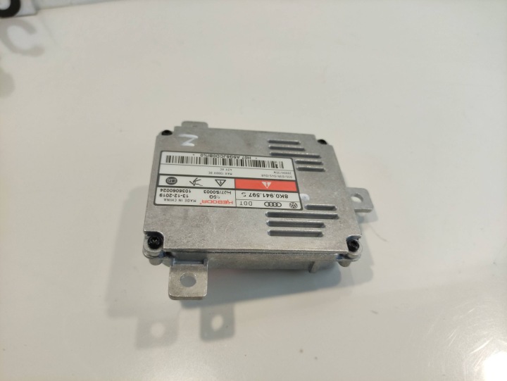 SKODA OCTAVIA SUPERB MODULE CONVERTISSEUR FEUX 8K0941597D