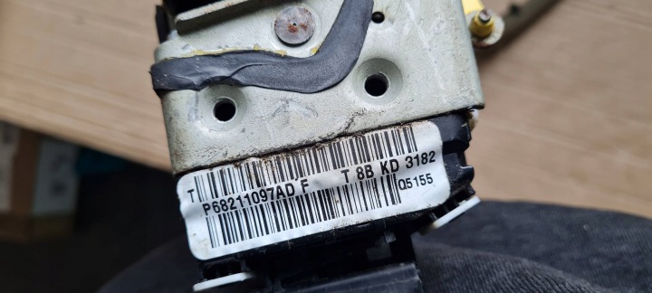 CHRYSLER PACIFICA 2022 SERRURE DE PORTE GAUCHE AVANT AVANT P68211097AD