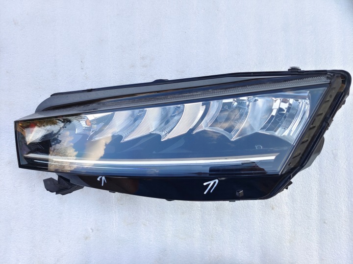SKODA OCTAVIA IV PHARE PHARES DROITE GAUCHE COMPLET LED 5E4941016 5E4941015 JEU