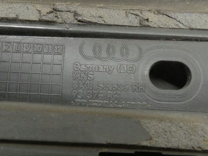 MOULURE REVÊTEMENT SEUIL DROITE EXTÉRIEUR AUDI A1 8X S-LINE LZ9Y 8X0854536