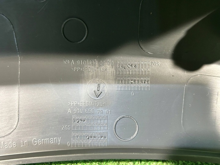 MERCEDES SPRINTER W910 MOULURE SUR AILE GAUCHE AVANT A9106907901