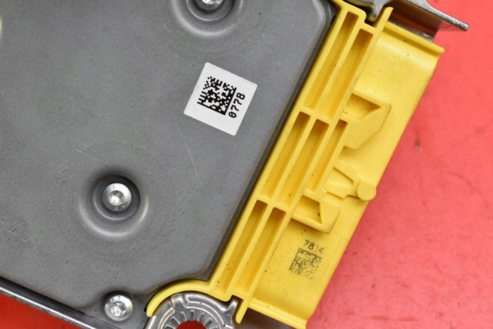 MODULE CAPTEUR AIRBAG COUSSINS 4H0907637 AUDI A8 D4 10-14